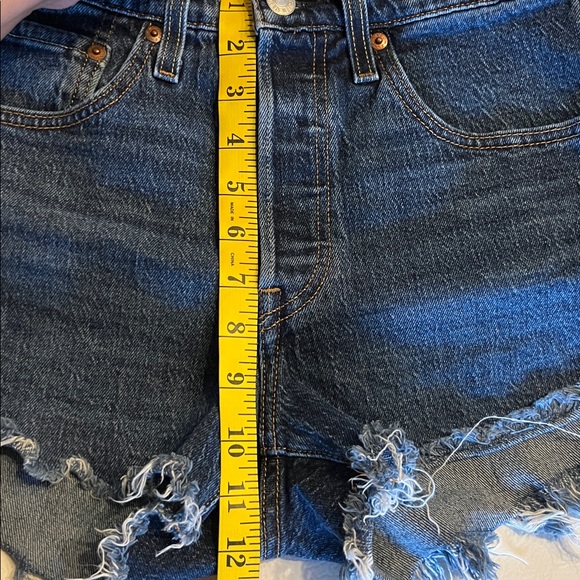 Levi's 501‎ Dark Blue Jean Shorts with Frayed Hem W26 - Picture 9 of 12